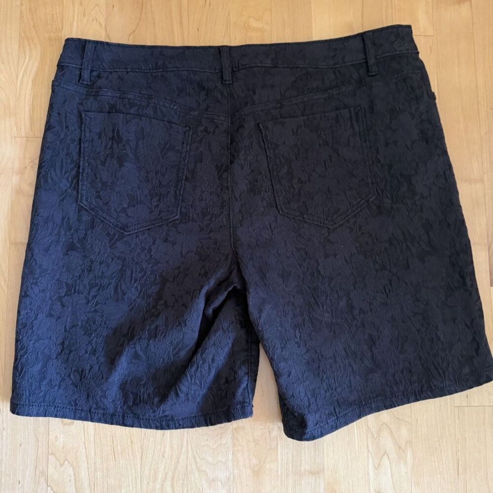 Simply Vera Vera Wang Black Embossed Shorts